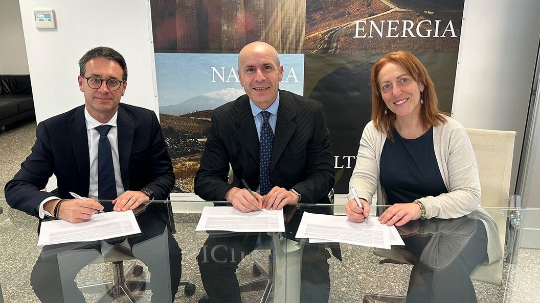 Signing contract Alpiq Italia Signing contract Alpiq Italia